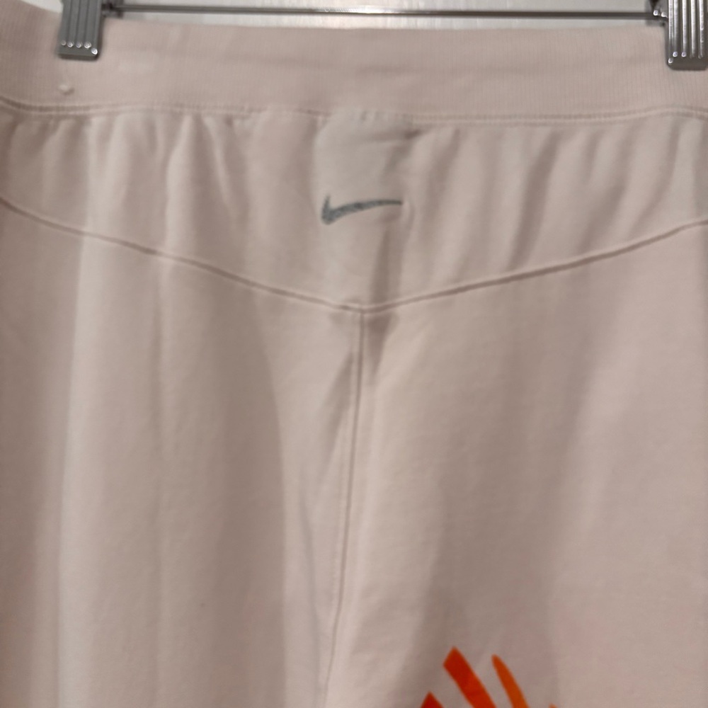 Nike Yoga Luxe A.I.R. Cream Women’s Medium 7/8 High Rise Fleece Joggers - Picture 10 of 15